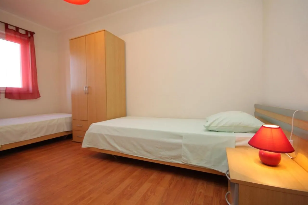 Apartments With A Parking Space Pula - 7646 0*,  Croatia